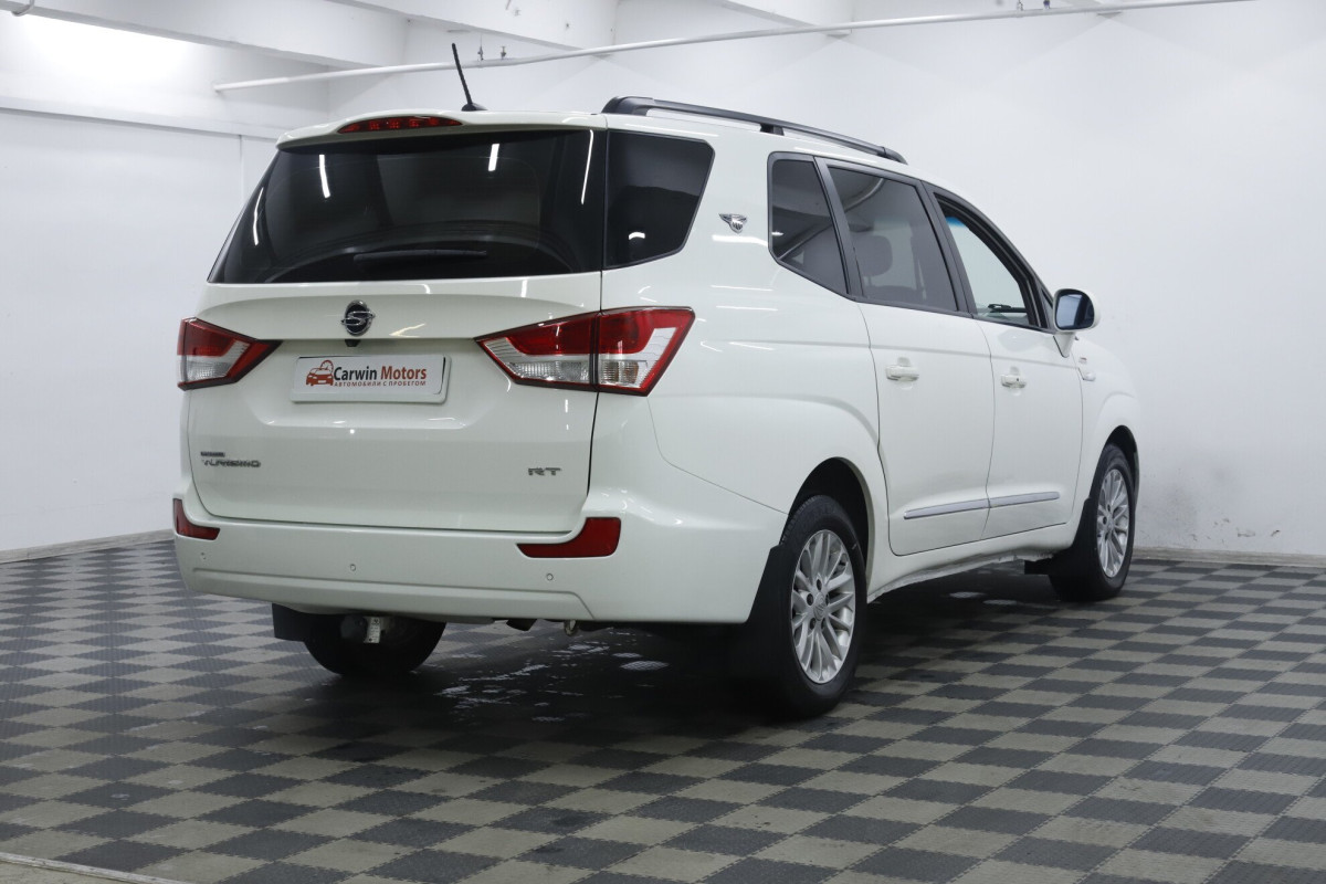 SsangYong Korando Turismo