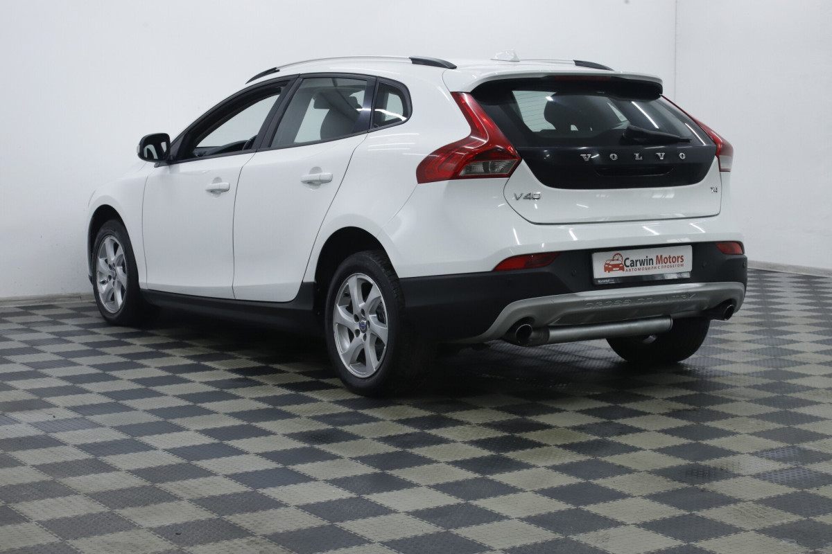 Volvo V40