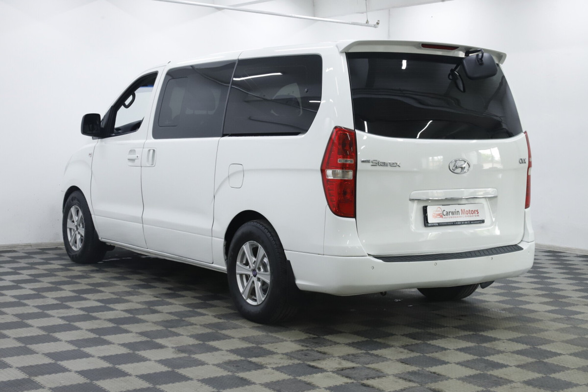 Hyundai Grand Starex