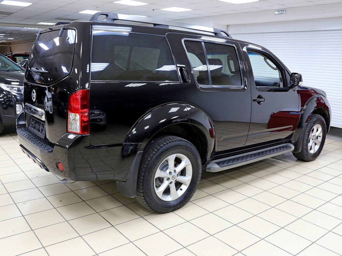 Nissan Pathfinder III 2011