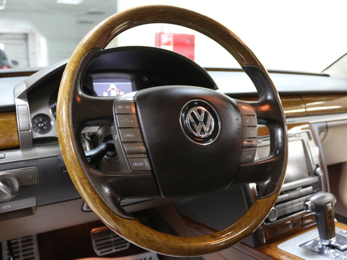 Volkswagen Phaeton