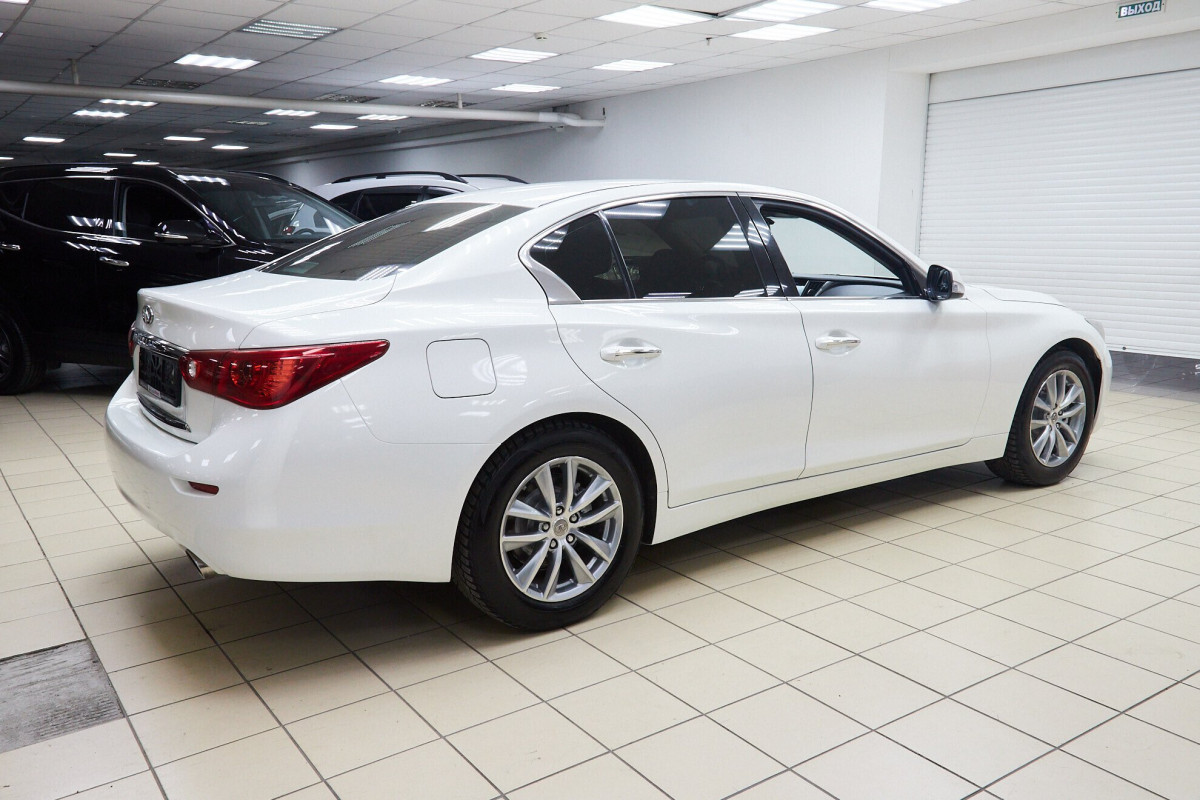 Infiniti Q50