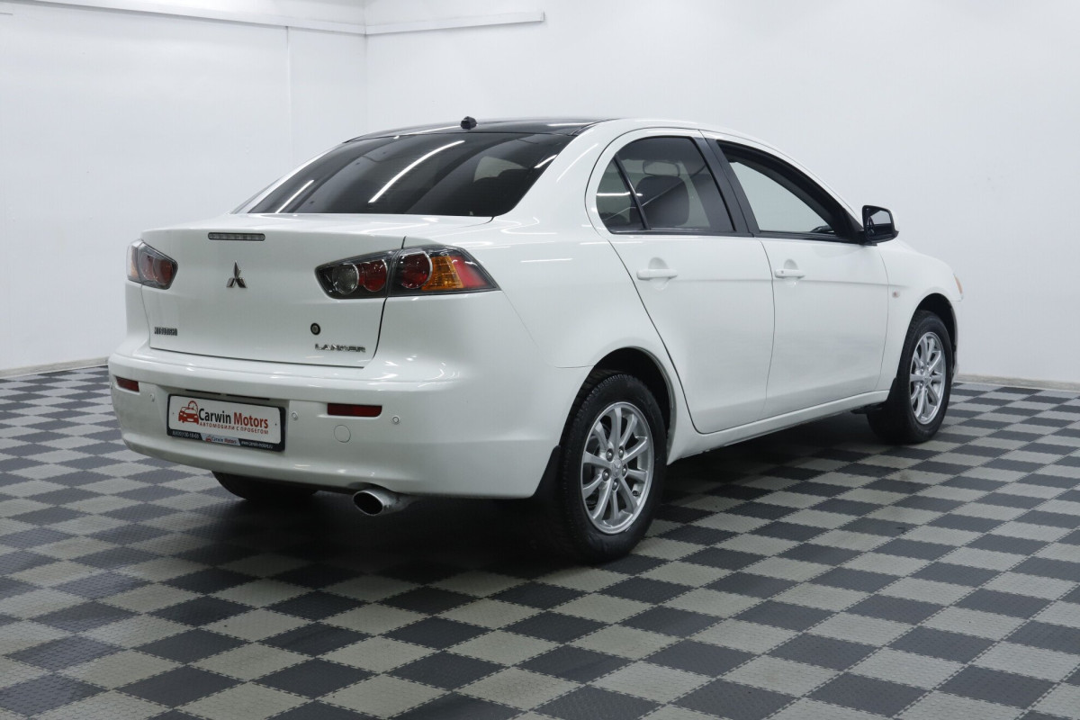 Mitsubishi Lancer