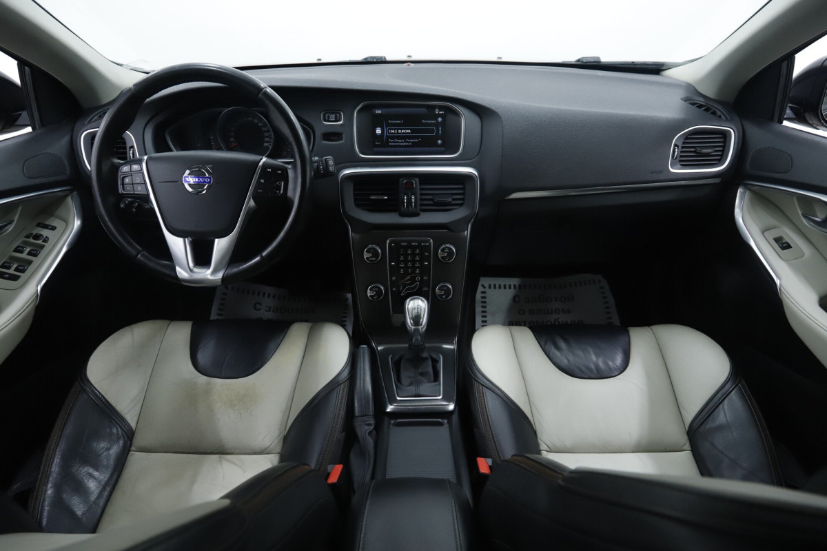 Volvo V40