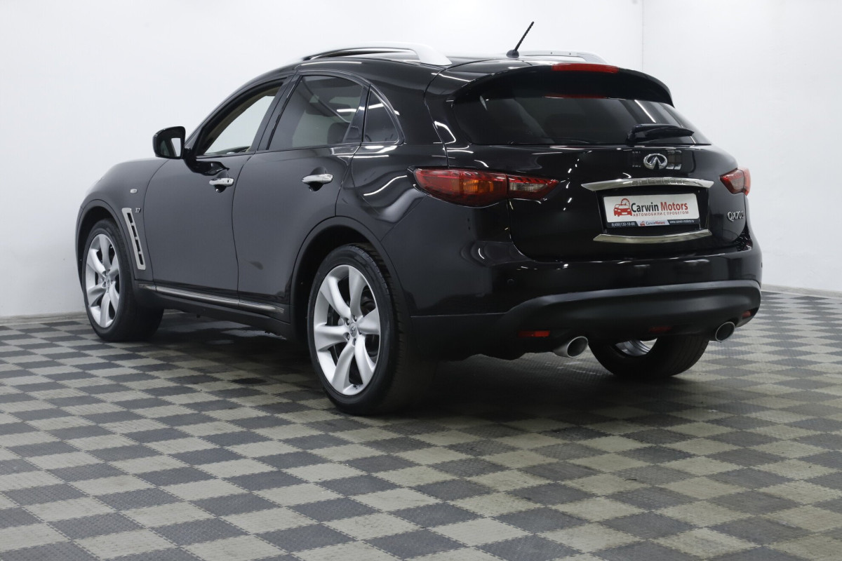 Infiniti QX70