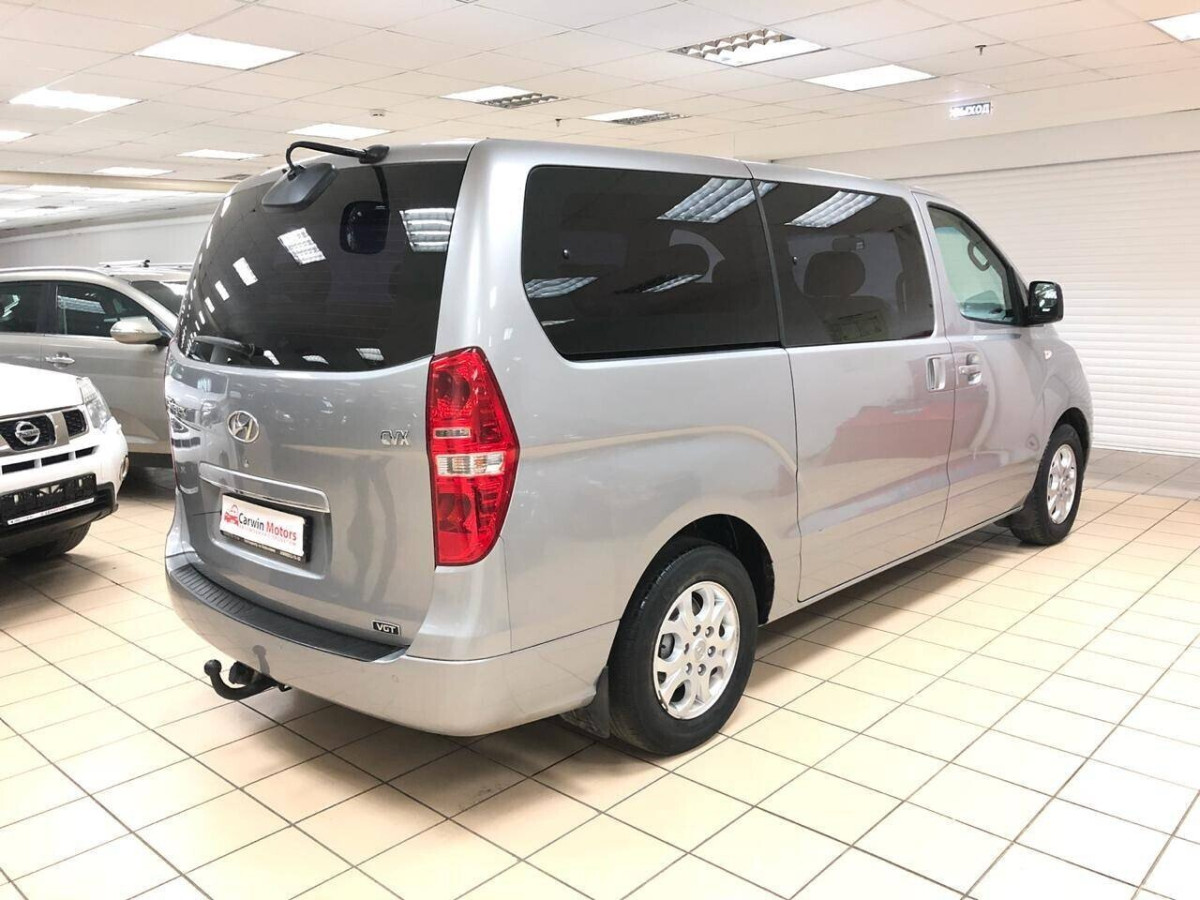 Hyundai Grand Starex