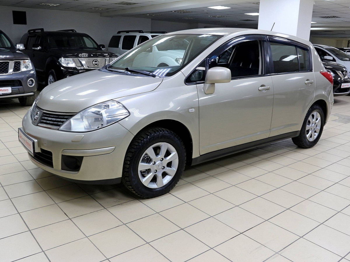 Nissan Tiida