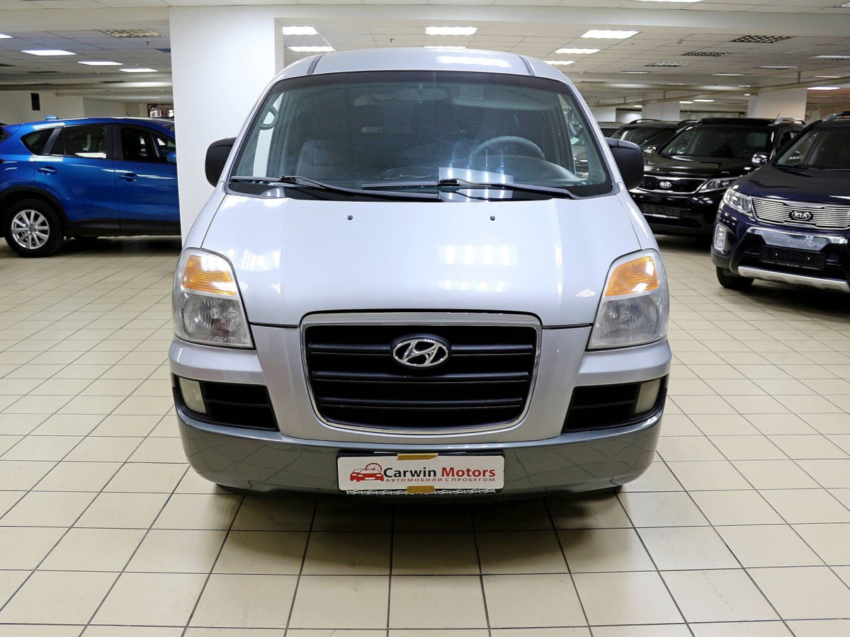 Hyundai Starex