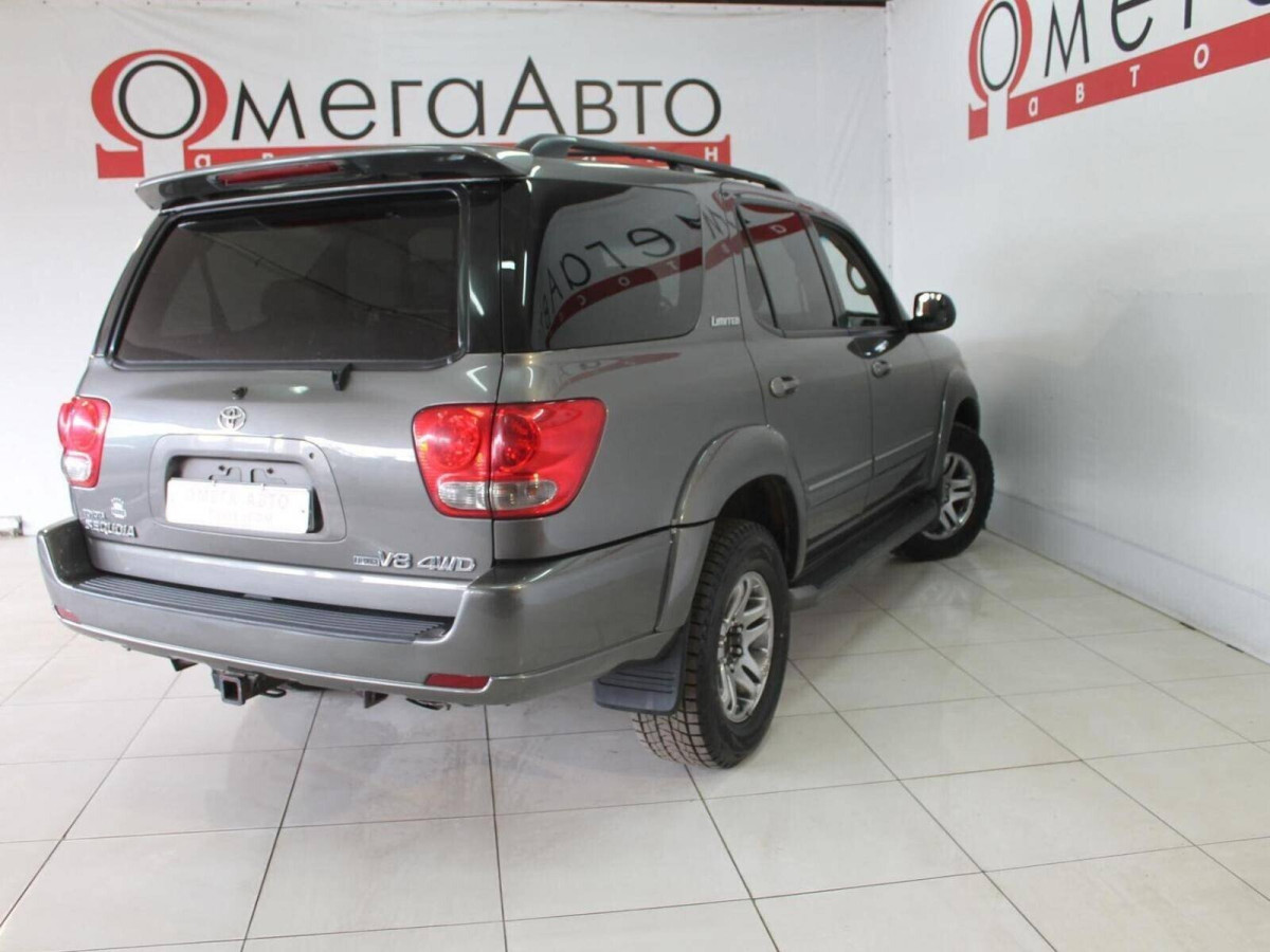 Toyota Sequoia