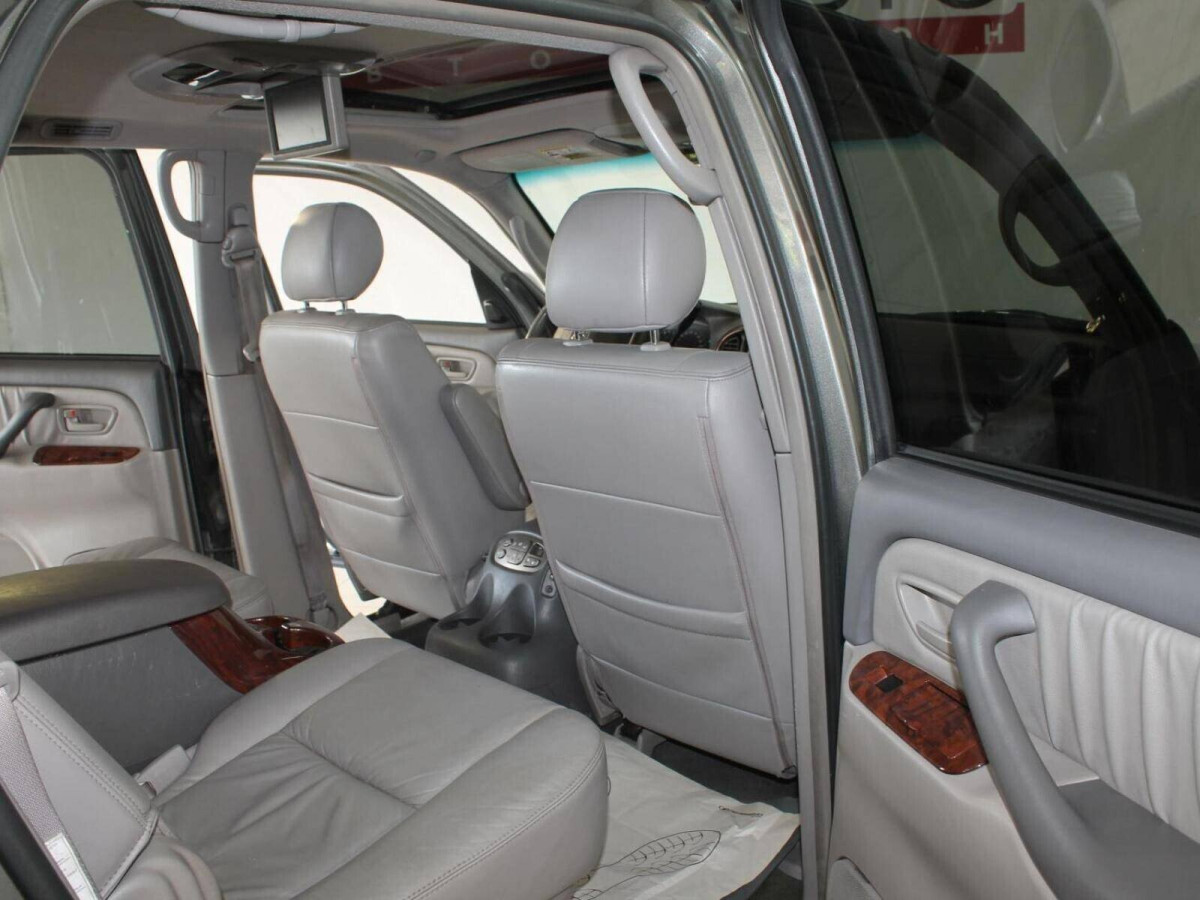 Toyota Sequoia