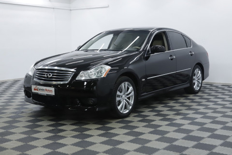 Infiniti M