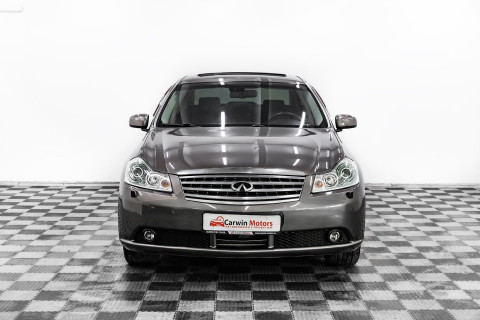 Infiniti M