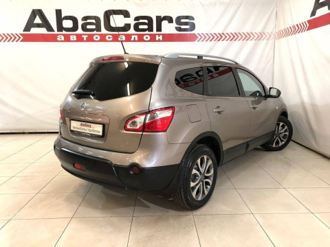 Nissan Qashqai+2