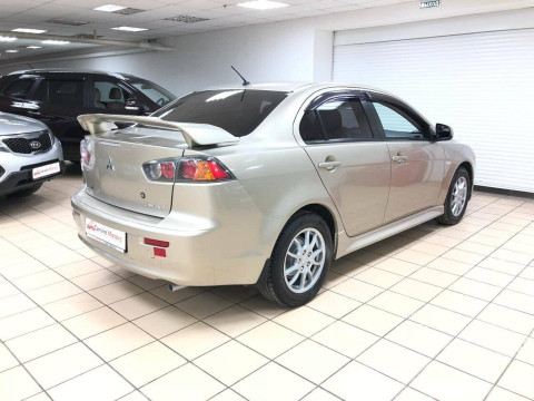 Mitsubishi Lancer