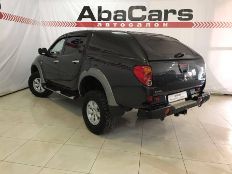 Mitsubishi L200