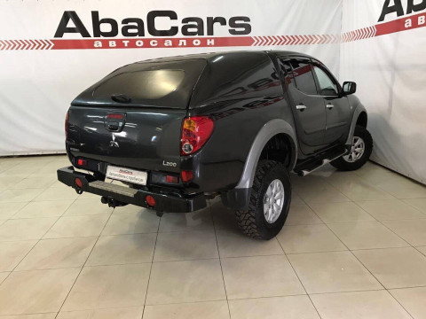 Mitsubishi L200